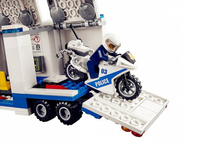 Конструктор Lepin 02017 Мобильный командный центр